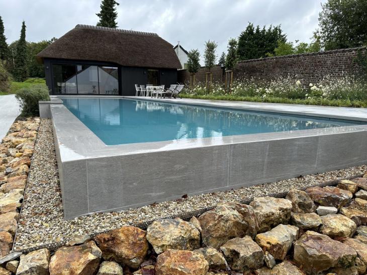 buitenzwembad, poolhouse, overzicht, boordsteen, filtratie, hydrolise, waterbehandeling tuinaanleg